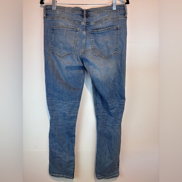 Banana Republic Girlfriend Jean Distressed Blue Denim Women’s Size 28/6 - Picture 6 of 9
